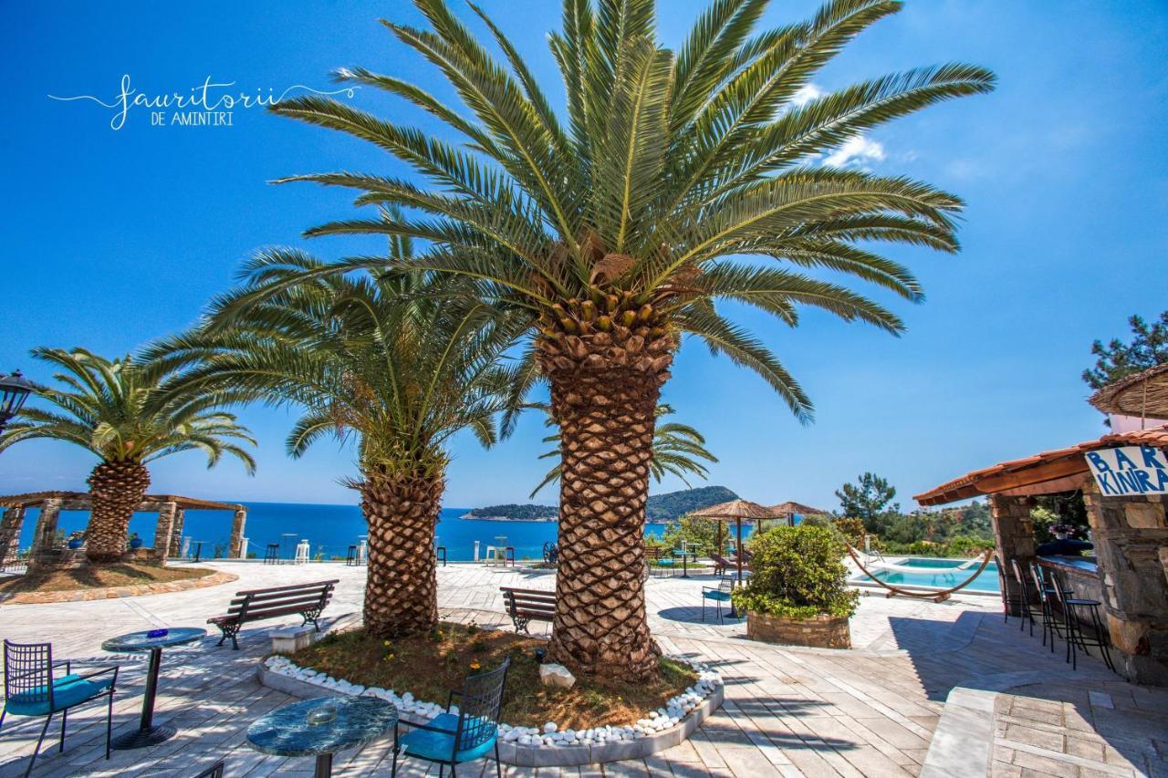 Kinira Beach Hotel Esterno foto