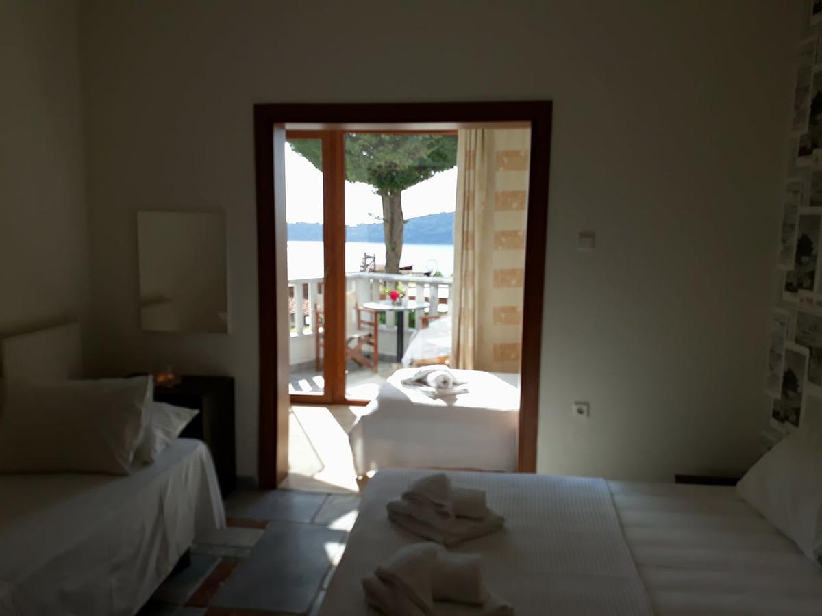 Kinira Beach Hotel Esterno foto