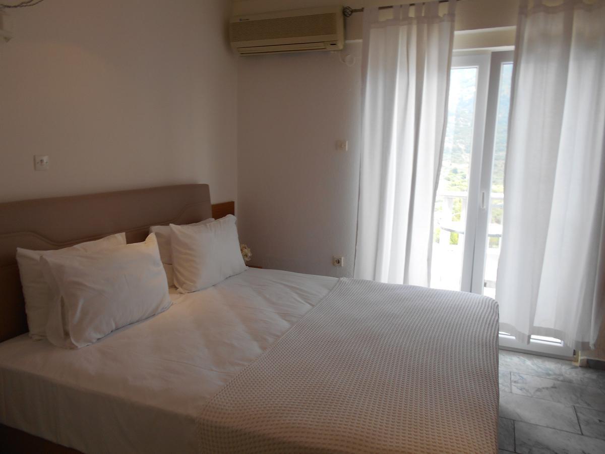 Kinira Beach Hotel Esterno foto