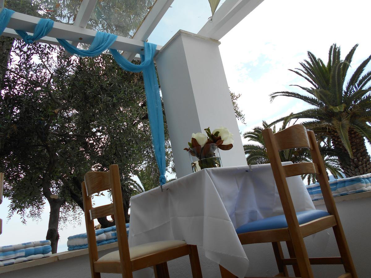 Kinira Beach Hotel Esterno foto
