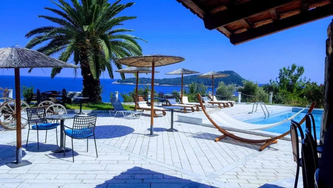 Kinira Beach Hotel Esterno foto
